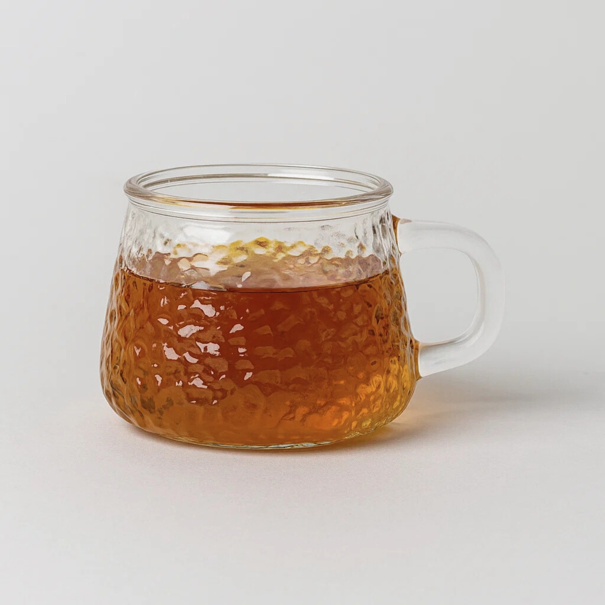 1 كوب زجاج مُطرَّق سعة 410 مل – تصميم أنيق و عزل حراري – شفّاف - الصورة 1