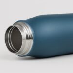 ⁦ترمس حراري سعة 550 مل – ستانلس ستيل يحافظ على المشروبات الساخنة و الباردة – أزرق⁩ - الصورة ⁦3⁩